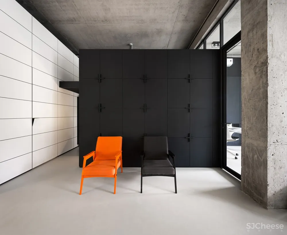 乌克兰黑白简约Soesthetic集团办公室 | SOESTHETIC GROUP