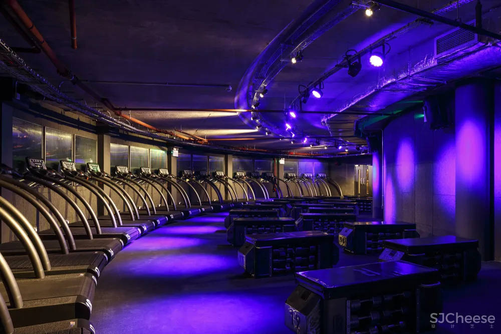 叛军C102健身房 伦敦