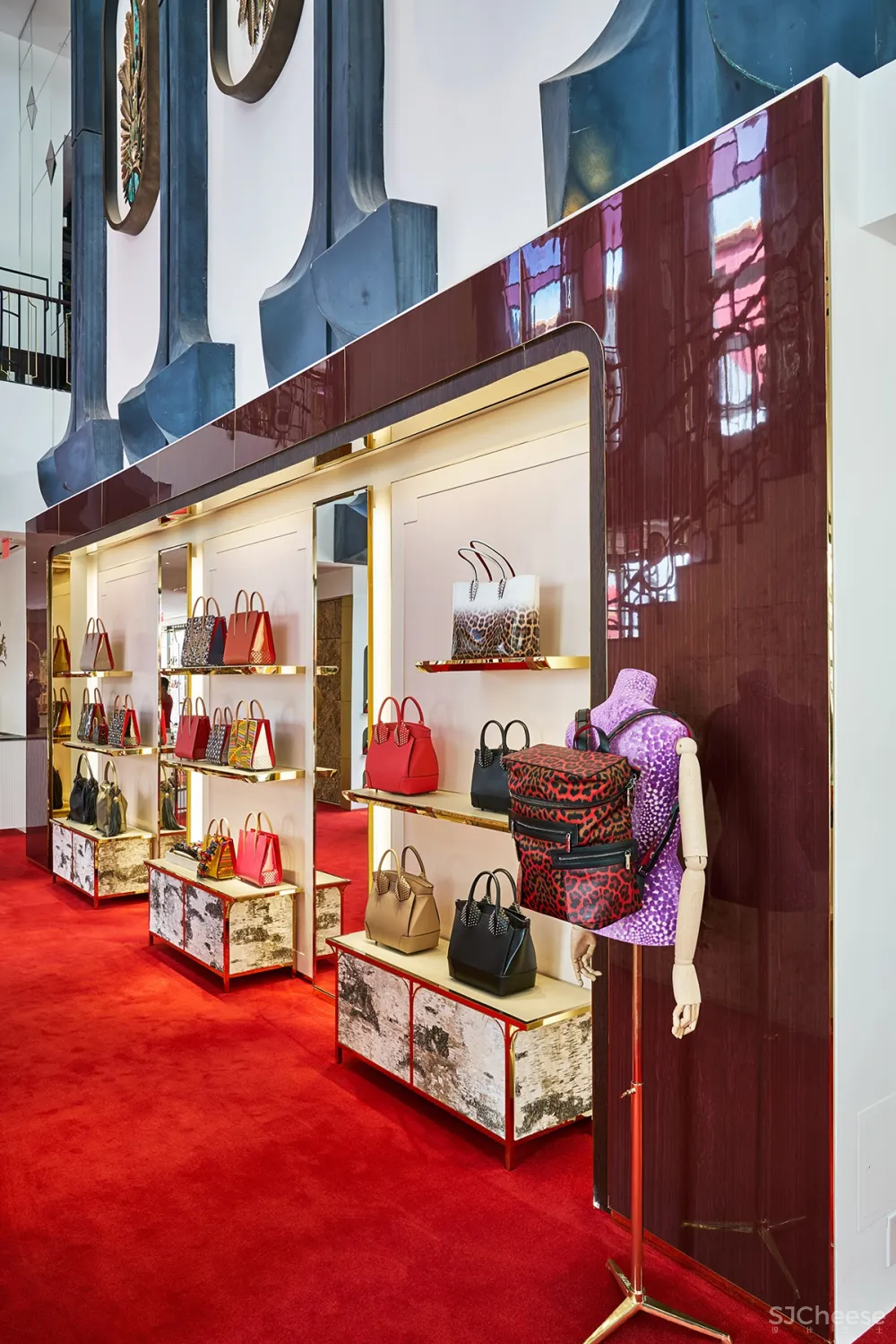 212box作品 | 树皮覆盖的Christian Louboutin精品店,与自然美感产生共鸣