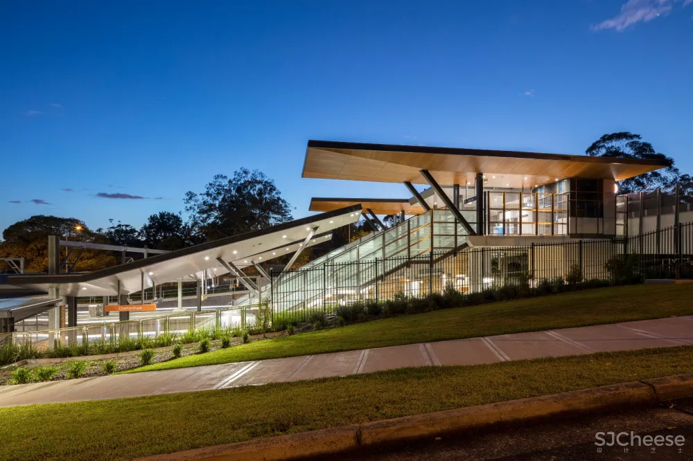 切尔滕纳姆车站: Cox建筑事务所