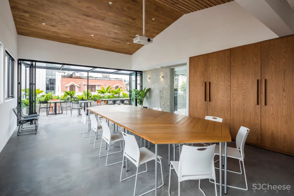 Sanuki Daisuke architects：越南年轻创业者的办公空间