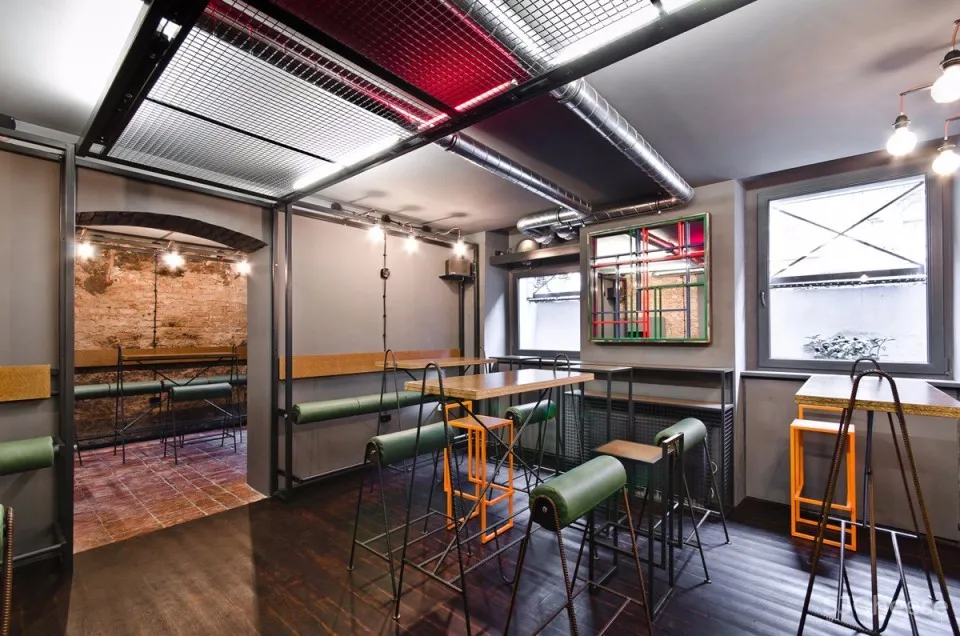 波兰 Źródło威士忌酒吧 | Adam Wiercinski