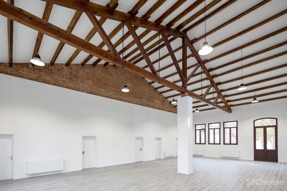 Joaquim Mir 校舍改造,巴塞罗那 / Carlos Rovira