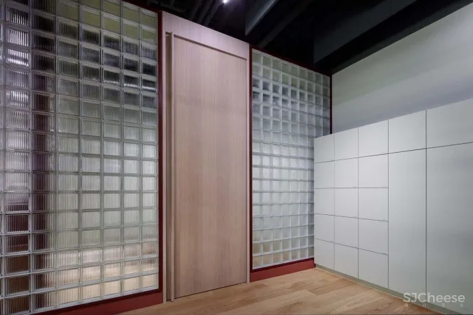 柏林一家未来主义药房设计