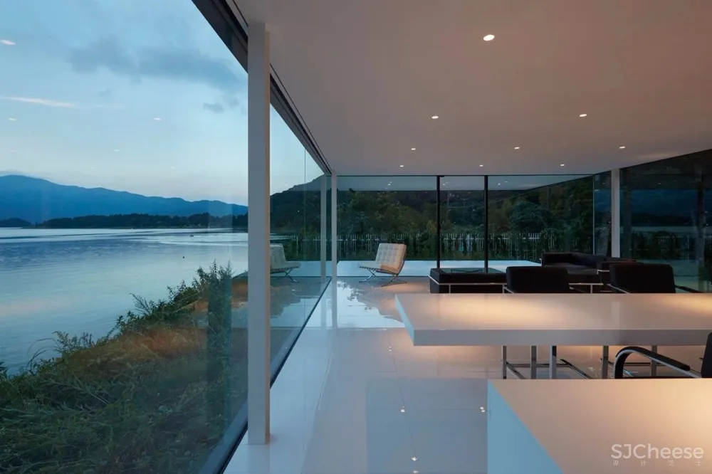 极简大师丨如何将白色做出空灵的境界