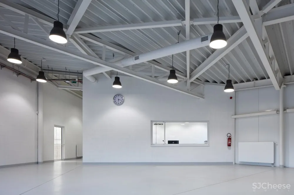 Kuřim体育馆,捷克 / CUBOID ARCHITEKTI