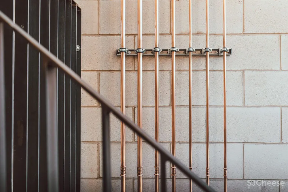 英国一对双胞胎兄弟自建优雅工业之家