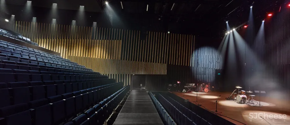 Dominique Coulon & associés:法国Allende表演厅和排练工作室 首