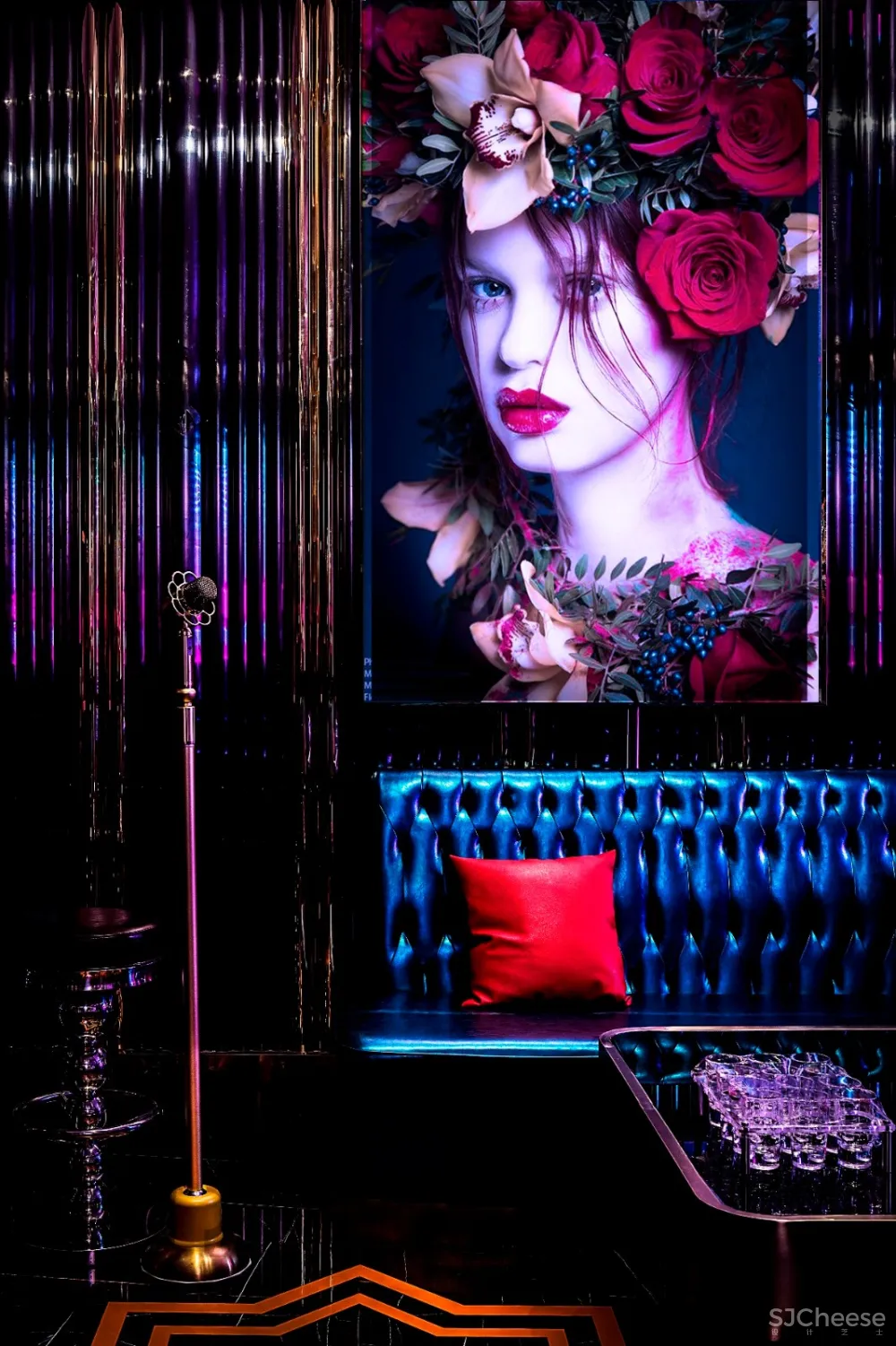 新作 | “好色的绅士” KINGKISS KTV 首