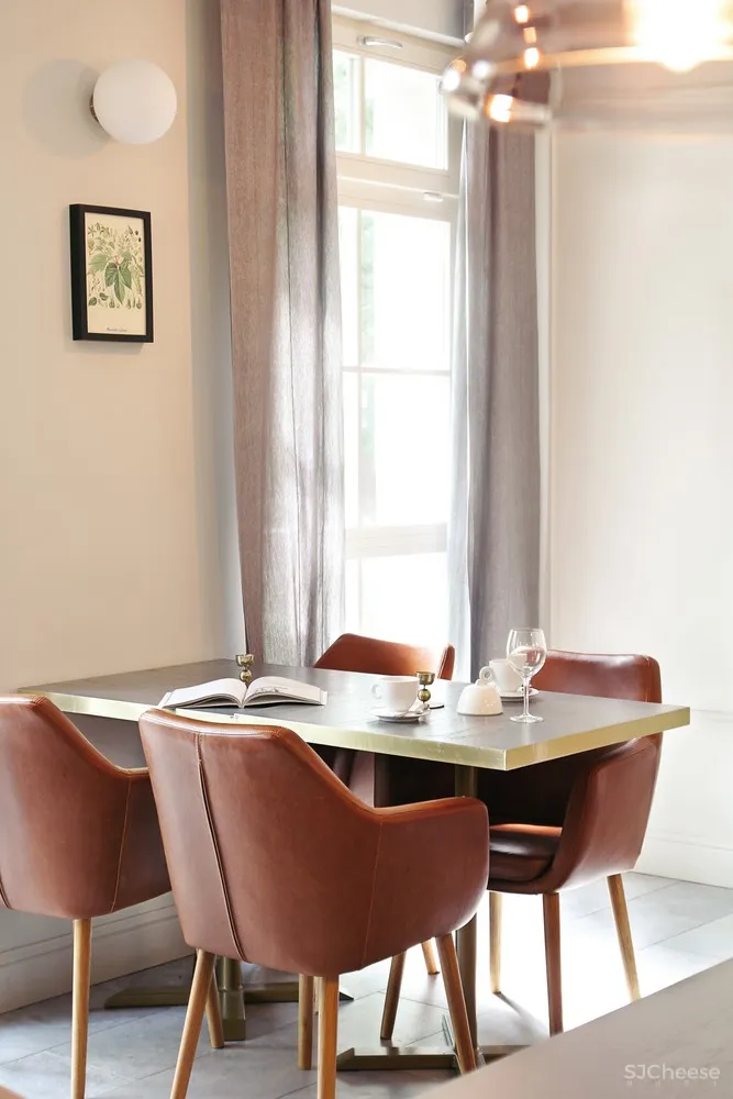 PB STUDIO | 波兰历史建筑扩建成温馨酒店