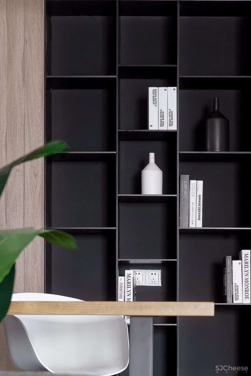 格局·木与黑白灰的完美平衡124m²住宅设计 | 简线设计