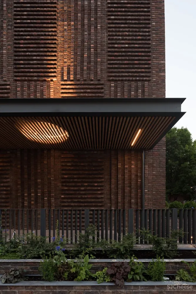 夹层公寓改造 / DNK ag