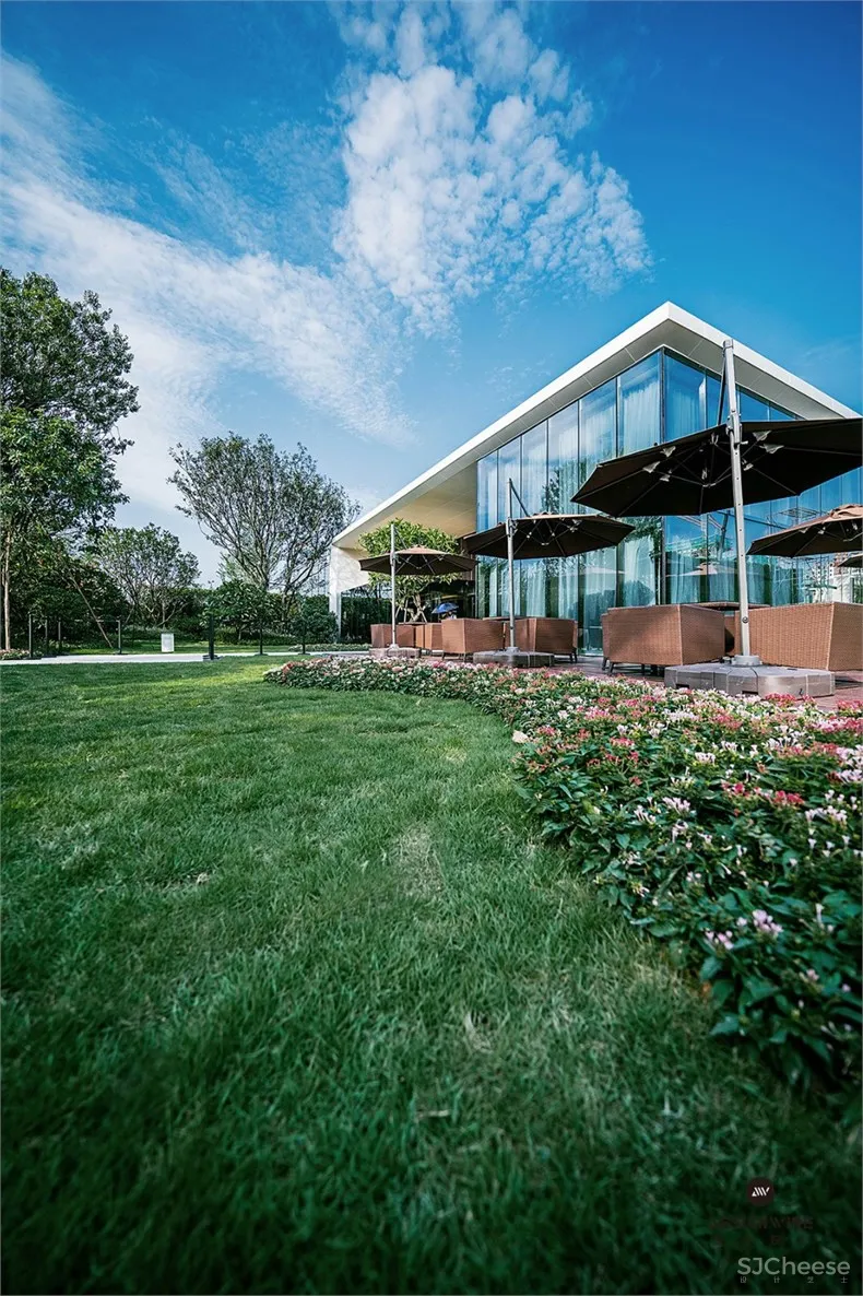 方舍:龙湖·双珑原著销售中心设计