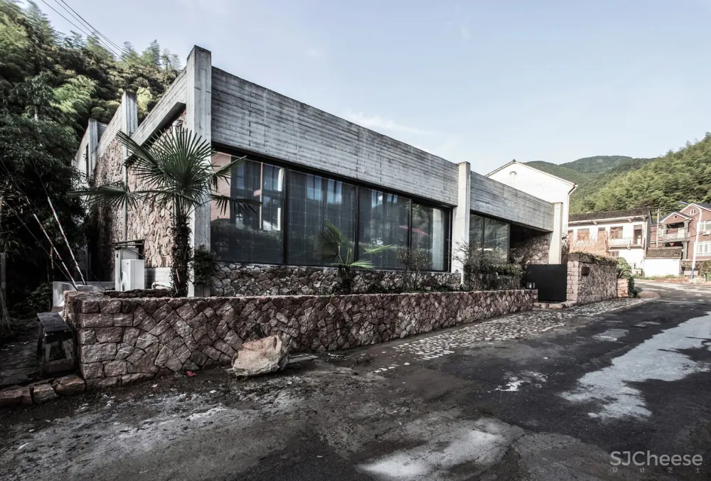 莫干山宿里三号度假酒店 / Atelier XÜK