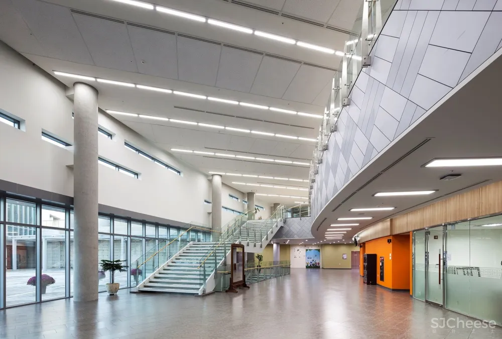 欢乐教堂 / The Beck Group