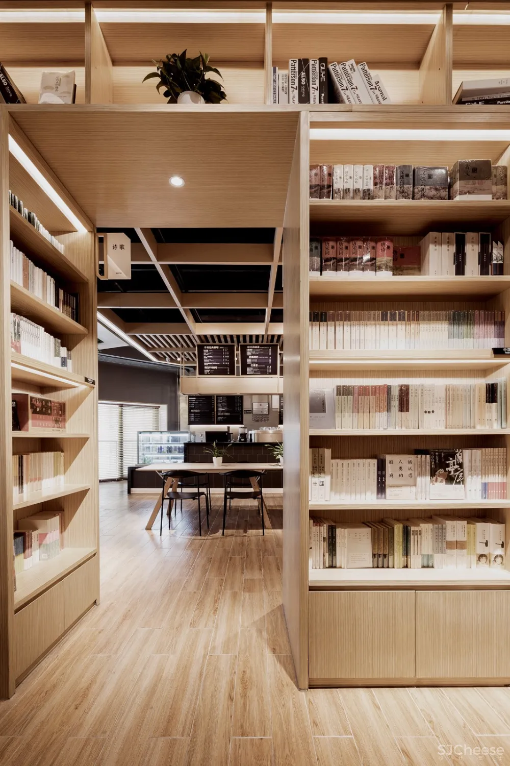 言几又王府井中环店，北京 / 峻佳设计 首