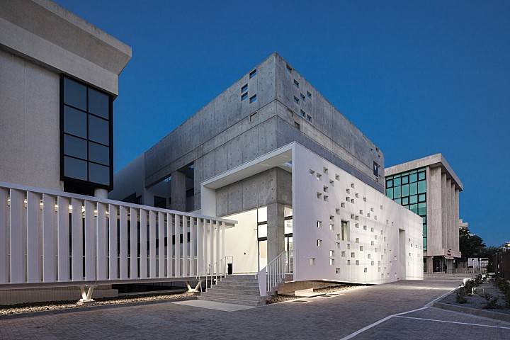 Varda Studio | 抽象的镂空形式建筑