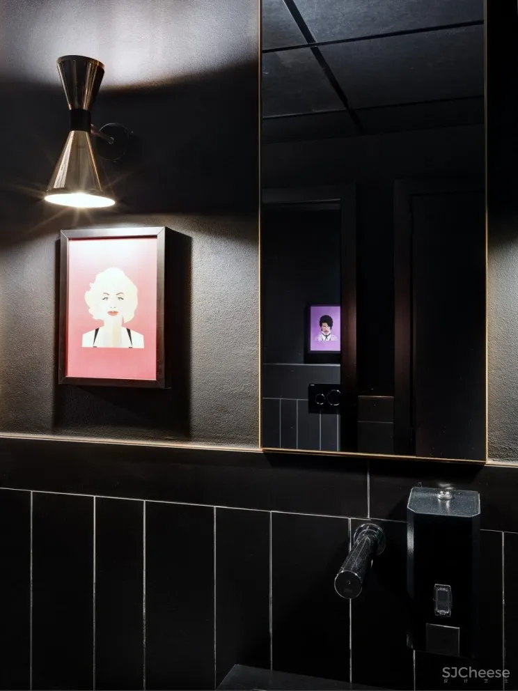 戏剧感十足的 ZOMBY BLUE 演艺娱乐中心 | fabio gianoli