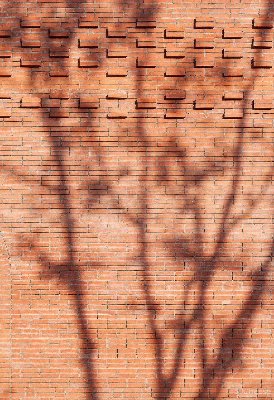 湿地中的红砖塔,河北 / 空格建筑