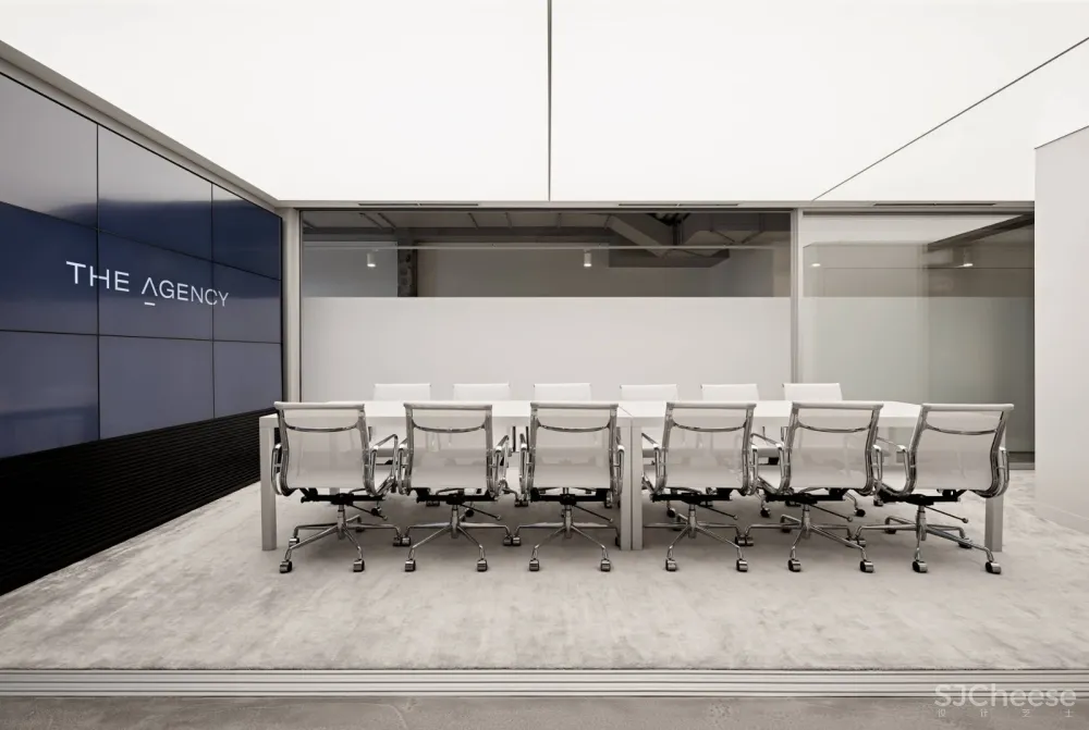 Redgen Mathieson | 混凝土极简办公空间