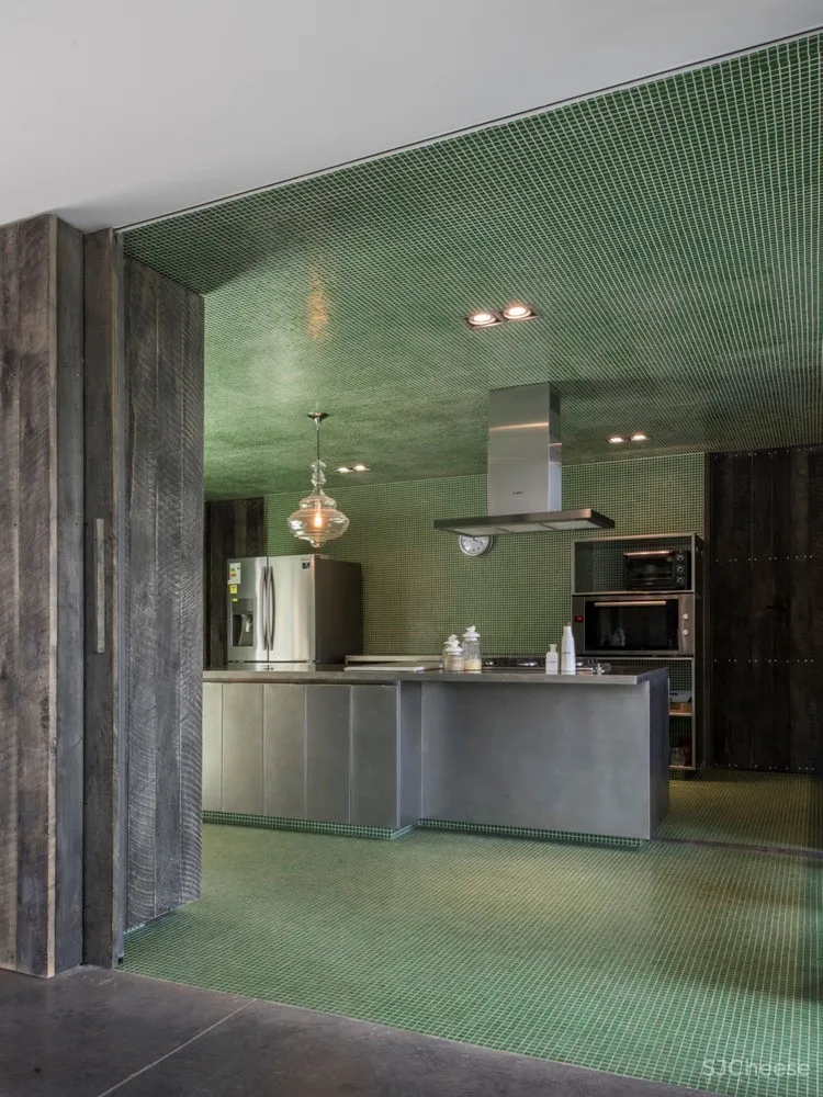 黑色原木住宅 Casa Zupe