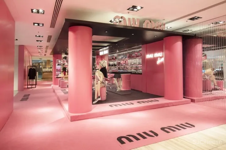 Miu Miu迪斯科快闪店