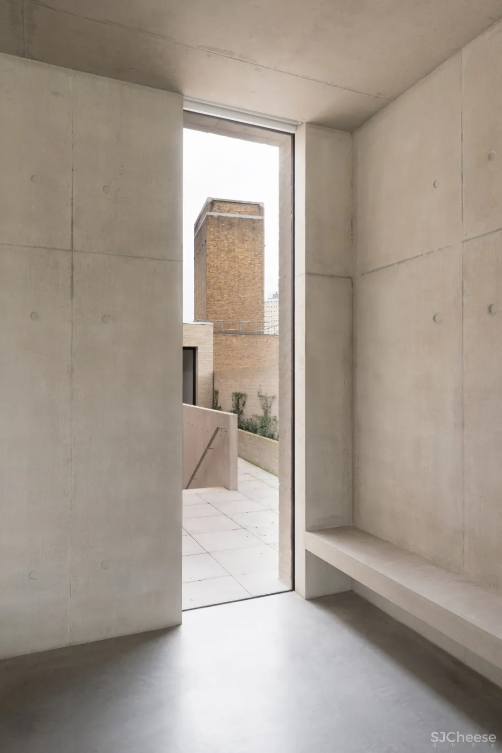 Carmody Groarke | 伦敦旧砖仓库改造清水混凝土住宅 首