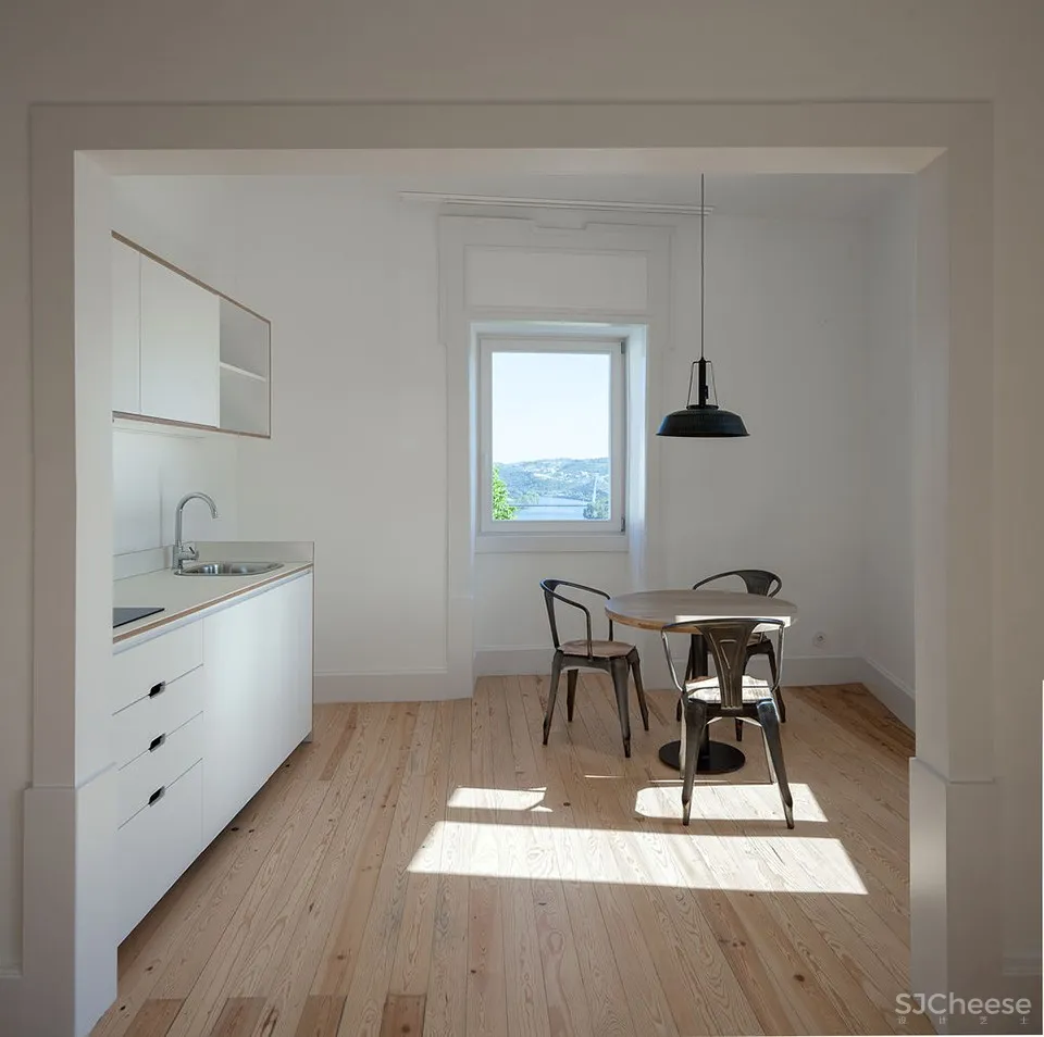 科英布拉酒店改造，葡萄牙 / depA Architects