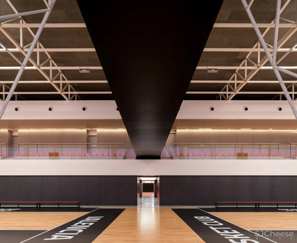 西班牙:篮球联赛场地