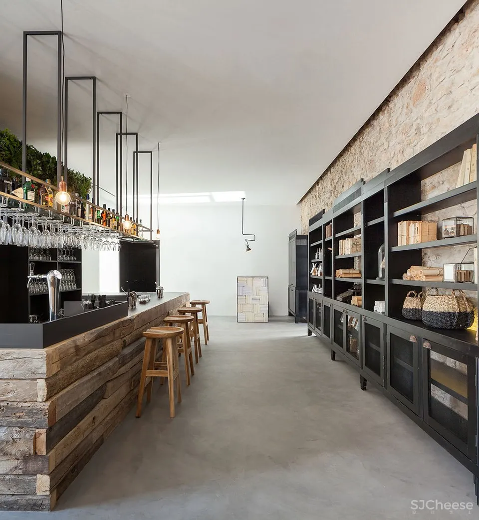 科英布拉酒店改造，葡萄牙 / depA Architects