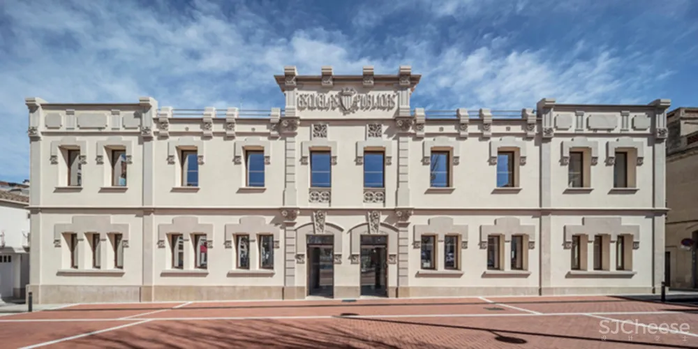 SANT SADURNÍ文化中心,巴塞罗那 / taller 9s arquitectes