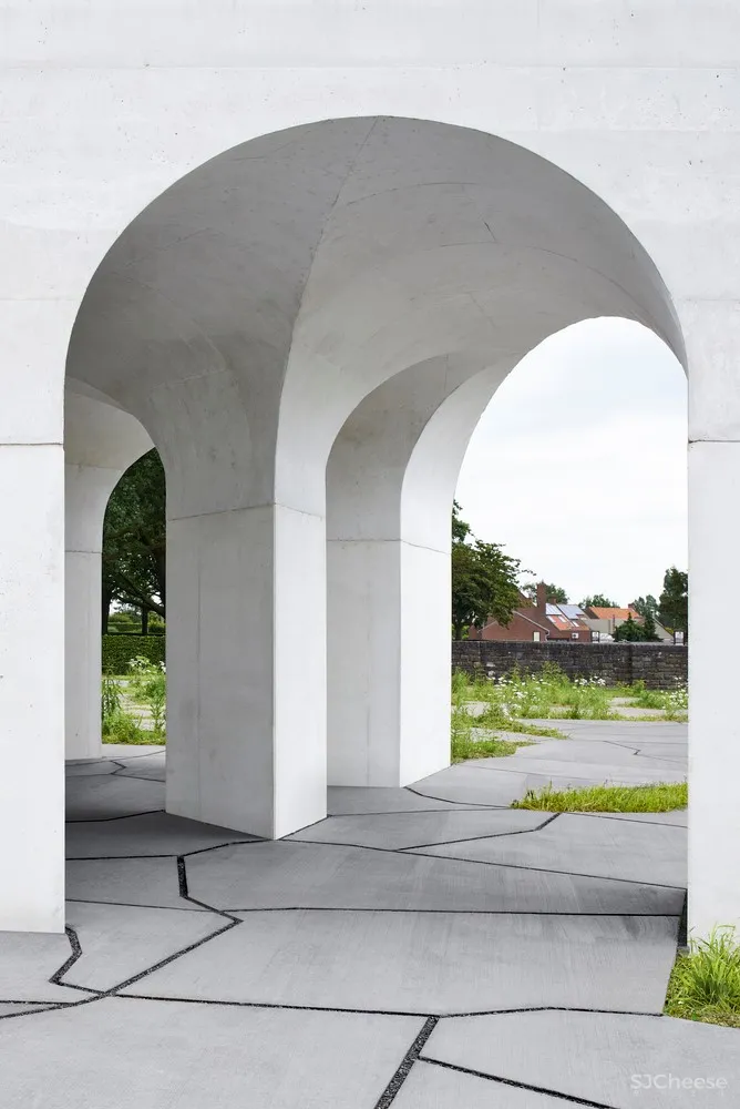 Gijs Van Vaerenbergh设计:拱形空间提供各个方向的环境面