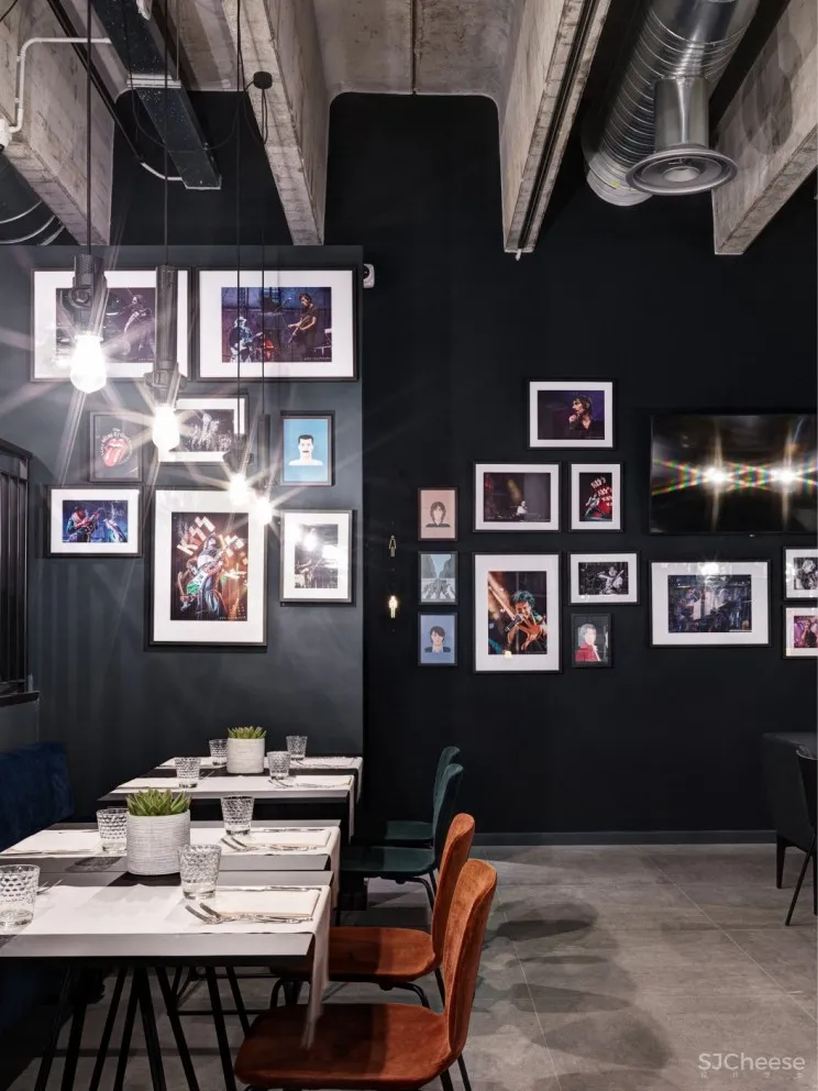 戏剧感十足的 ZOMBY BLUE 演艺娱乐中心 | fabio gianoli