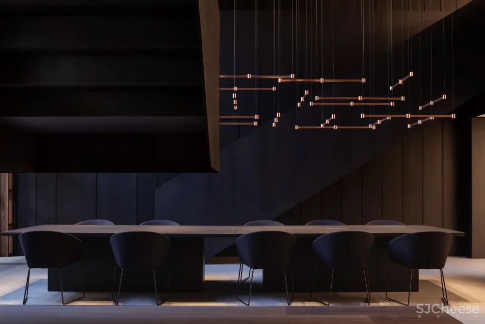 Arkoslight 办公室,将产品融入设计 / Francesc Rifé studio