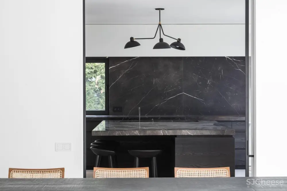 Nathalie Deboel | 感性和放松的极简氛围 Nathalie Deboel | 感性和放松的极简氛围