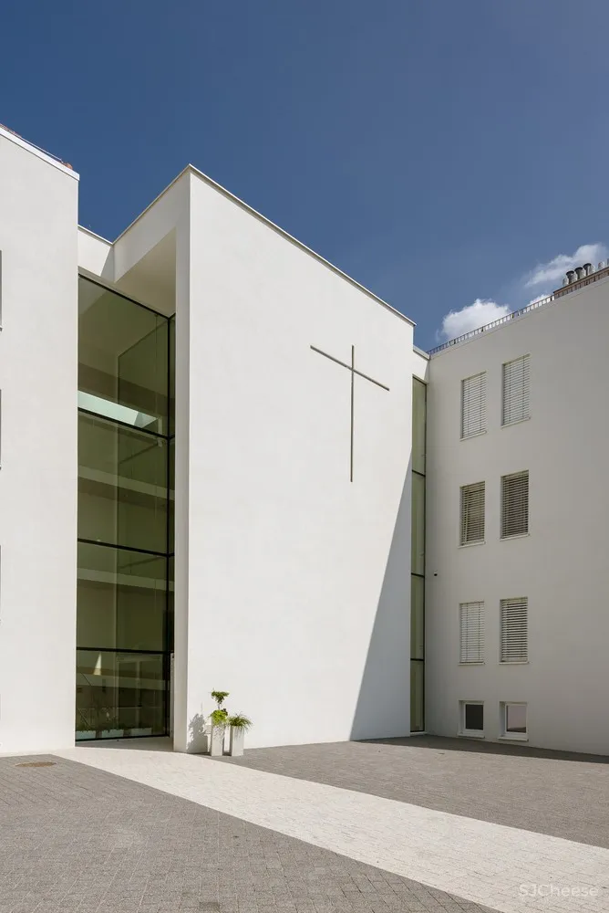 PORT | 波兰纯白教堂建筑