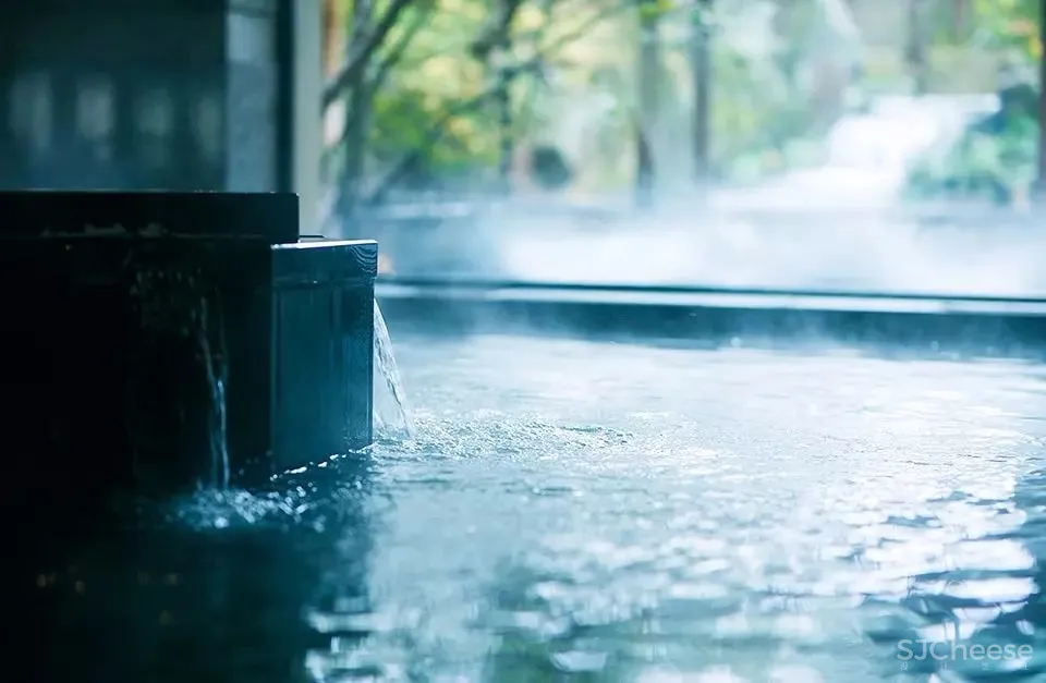 安藤忠雄,坂茂、隈研吾设计的温泉酒店,冷峻的外表却是有温度的设计