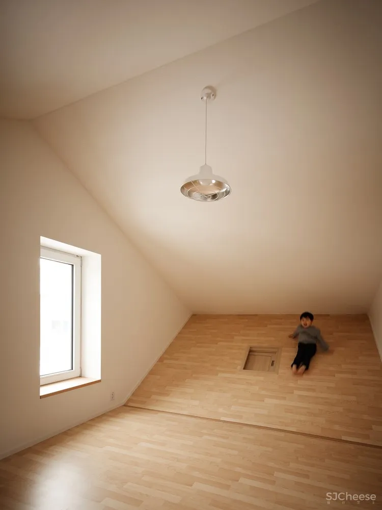 June Architect | 形式简洁整体和细节结合的住宅空间