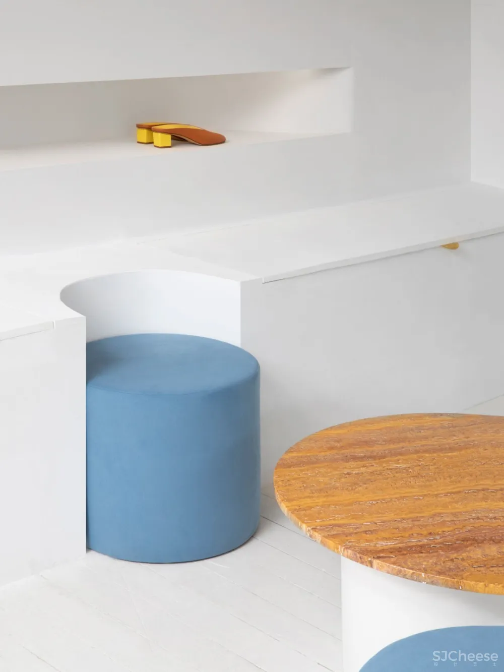 首发 | Bower设计纽约极简女鞋品牌空间Gray Matters 首