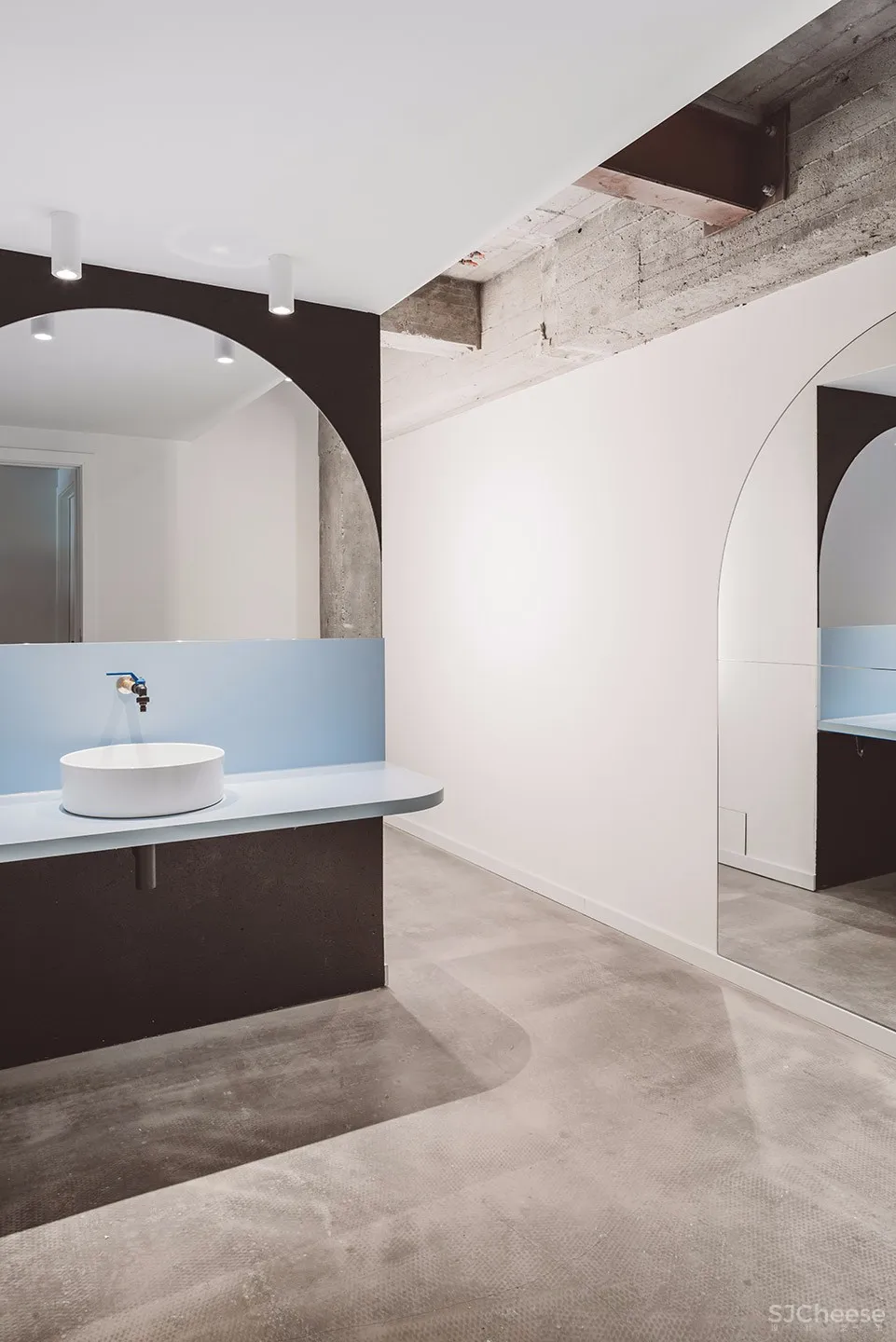 手表品牌Cronos国际办事处 | Philippe Corthout 首