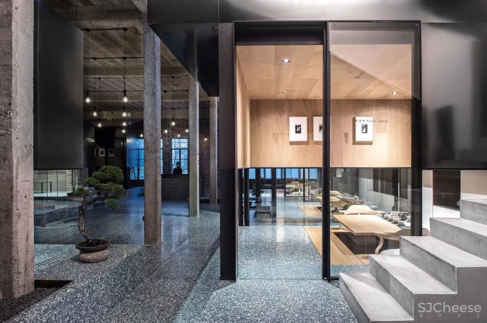 新作 | 耗资1000万,在450 m² 的老建筑内造了8个房子! 首