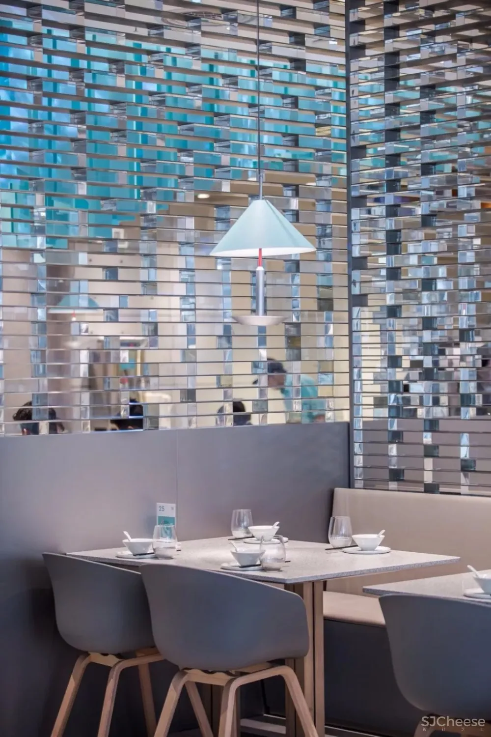 一个近乎透明的姚,深圳姚酸菜鱼诚品店 | 梅蘭工作室