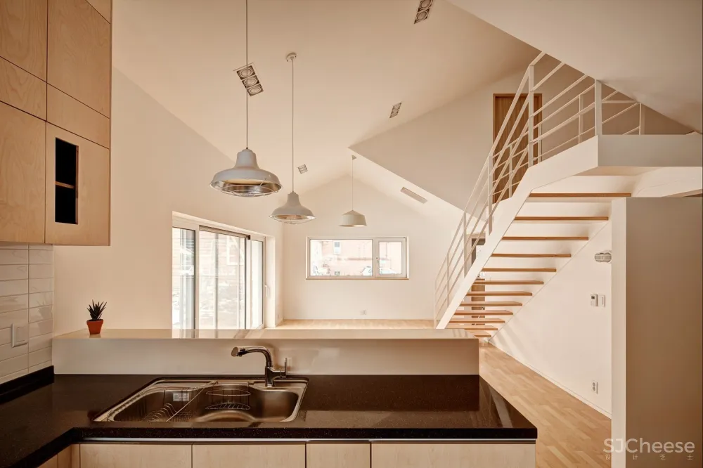 June Architect | 形式简洁整体和细节结合的住宅空间