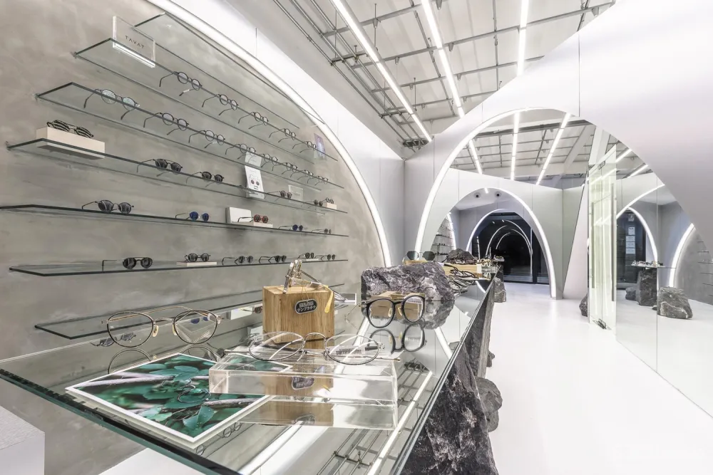 首发 | AA+A 曼谷潮流眼镜店 HUUU! Store 首