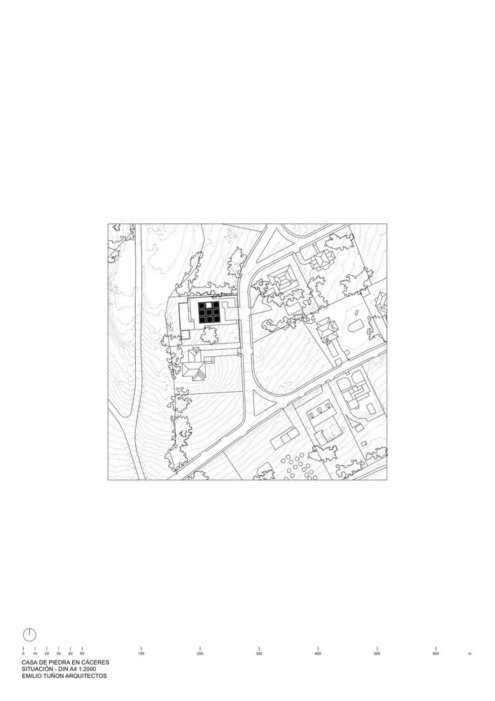 卡塞雷斯石屋 / Tuñón Arquitectos