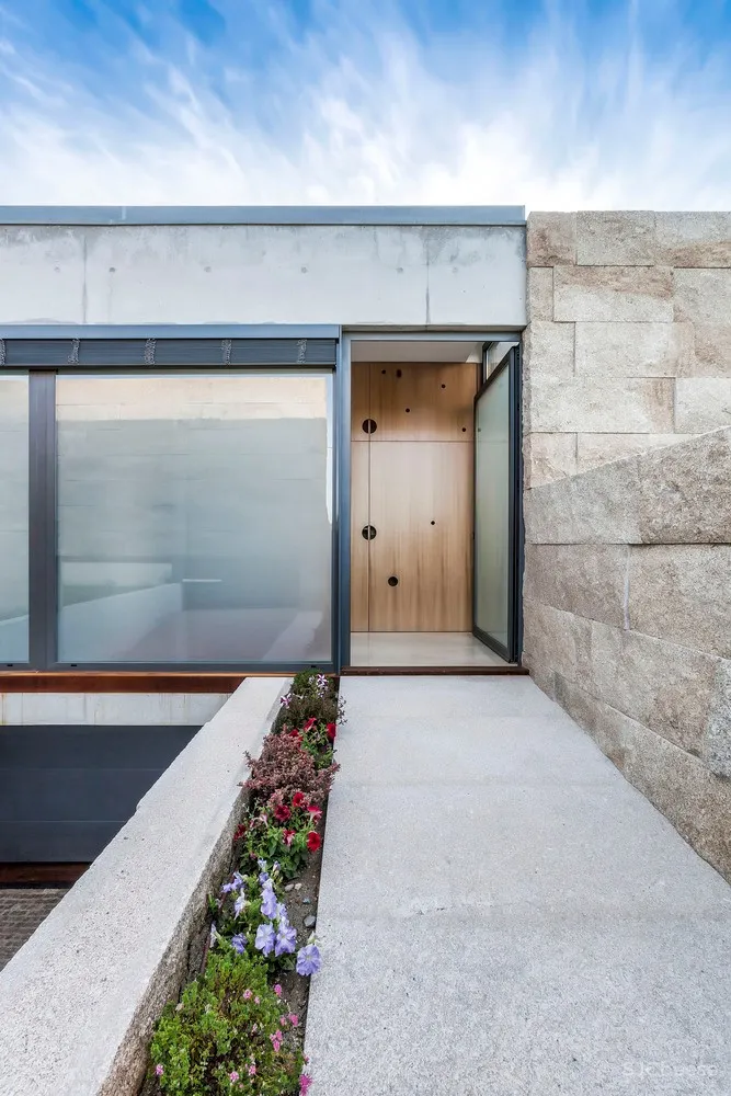 FCC Arquitectura | 葡萄牙拥有大地形区域的别墅 Campo das Paulas