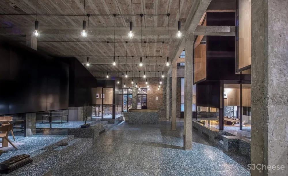 新作 | 耗资1000万,在450 m² 的老建筑内造了8个房子! 首