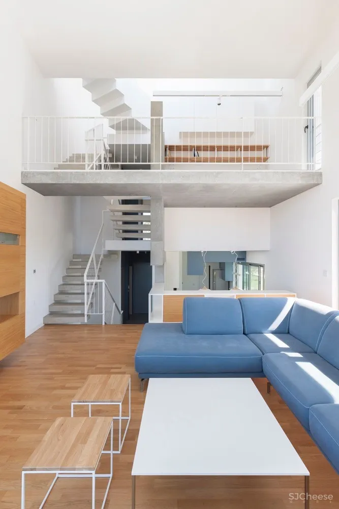 Ntovros Vasileios Architects | 俯瞰大海的希腊清新小别墅