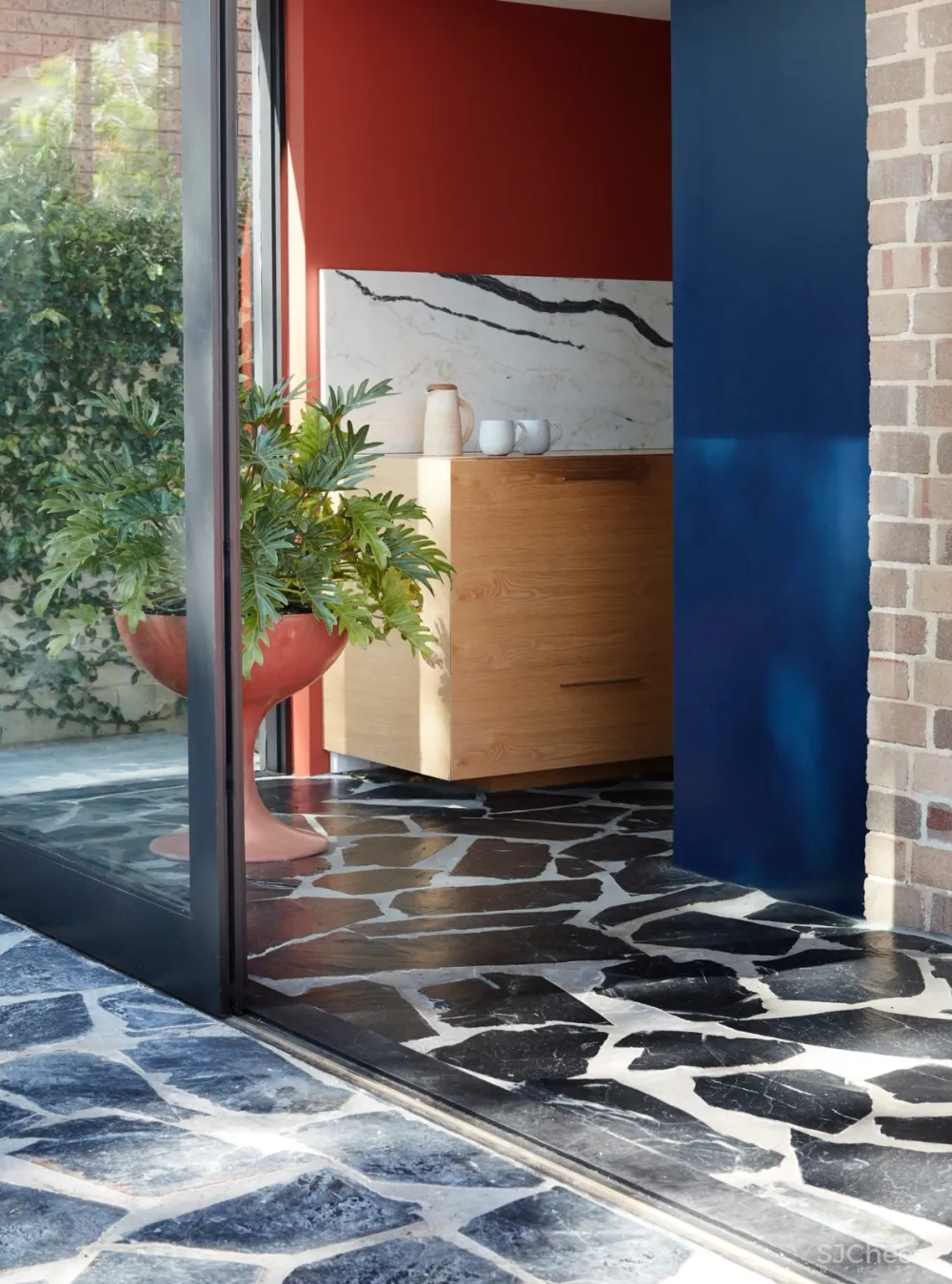 最全 | AMBER ROAD：悉尼 CRONULLA 彩色别墅