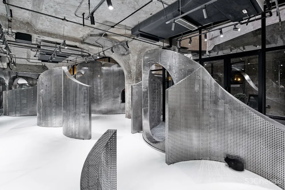 最新 I.F.S.E. SPACE CREATIVE LAB | 上海“动物脊背”零售空间设计 首